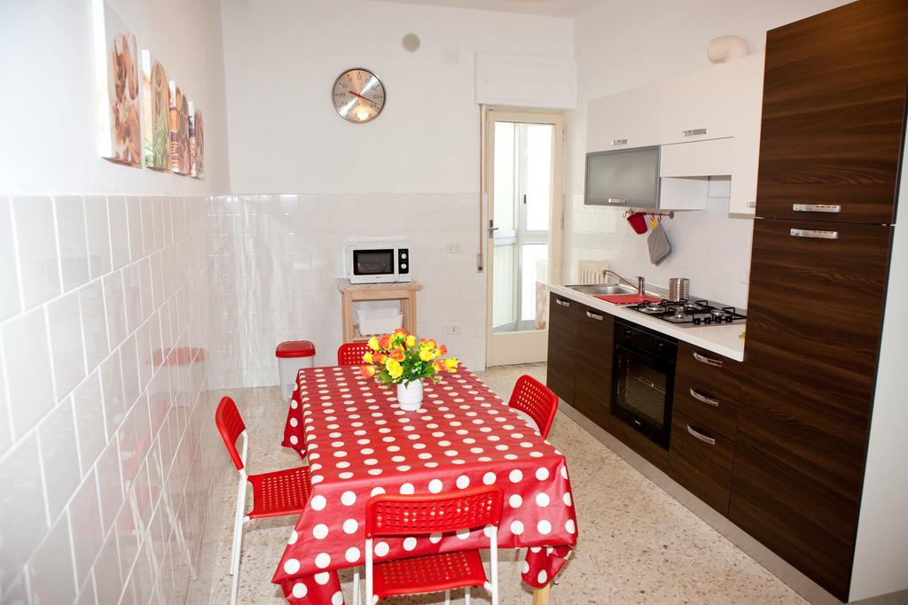 Appartamento Maipiusenza House Monopoli Camera foto