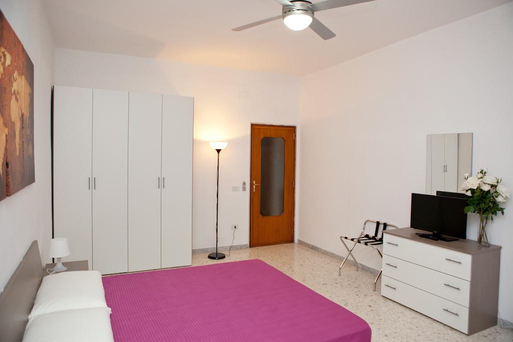 Appartamento Maipiusenza House Monopoli Camera foto
